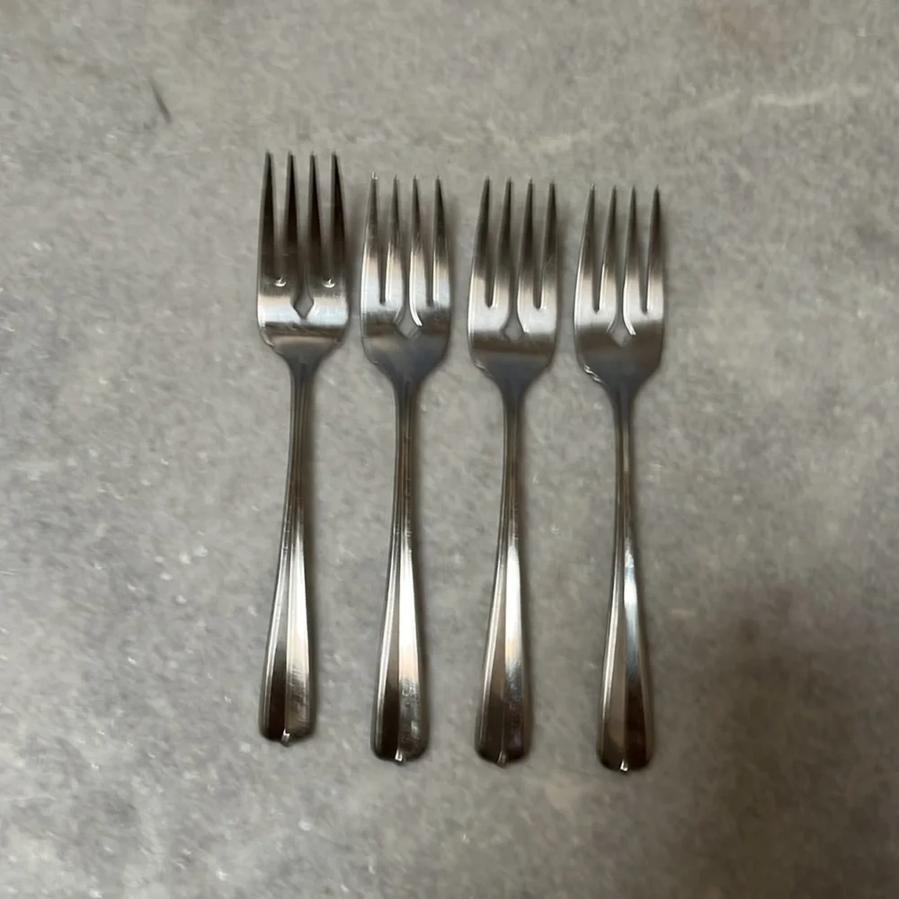 Set Of 4 Forks, Oneida USA, Vintage, Stainless Steel